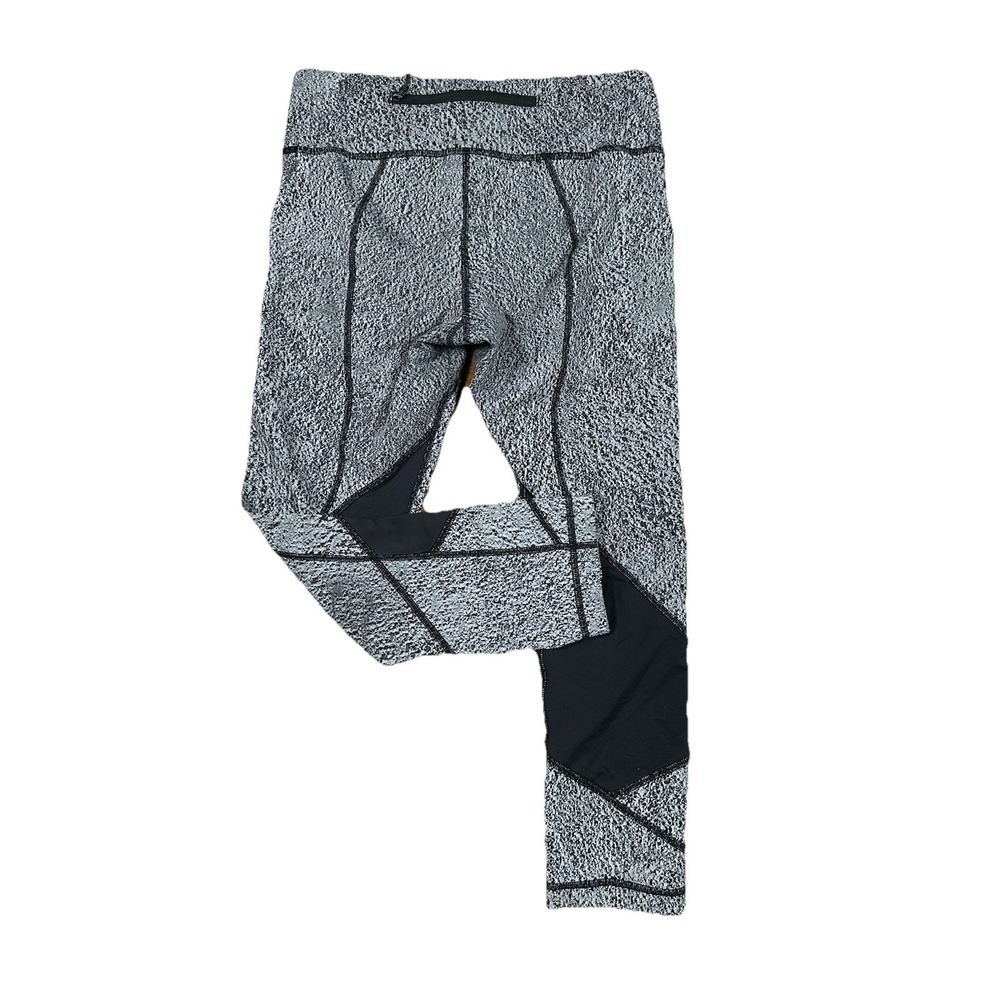 LULULEMON Black and White‎ Pattern Cropped Leggings Size 6